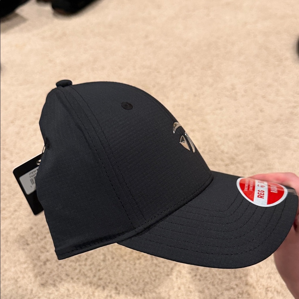 NWT TaylorMade Black Metal Radar Golf Hat - Picture 2 of 7